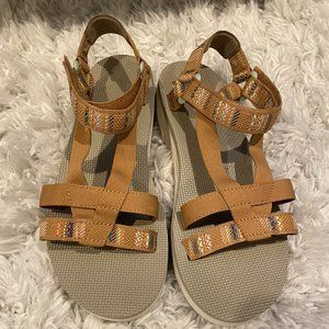 Teva Sandals Size 10 EUC!